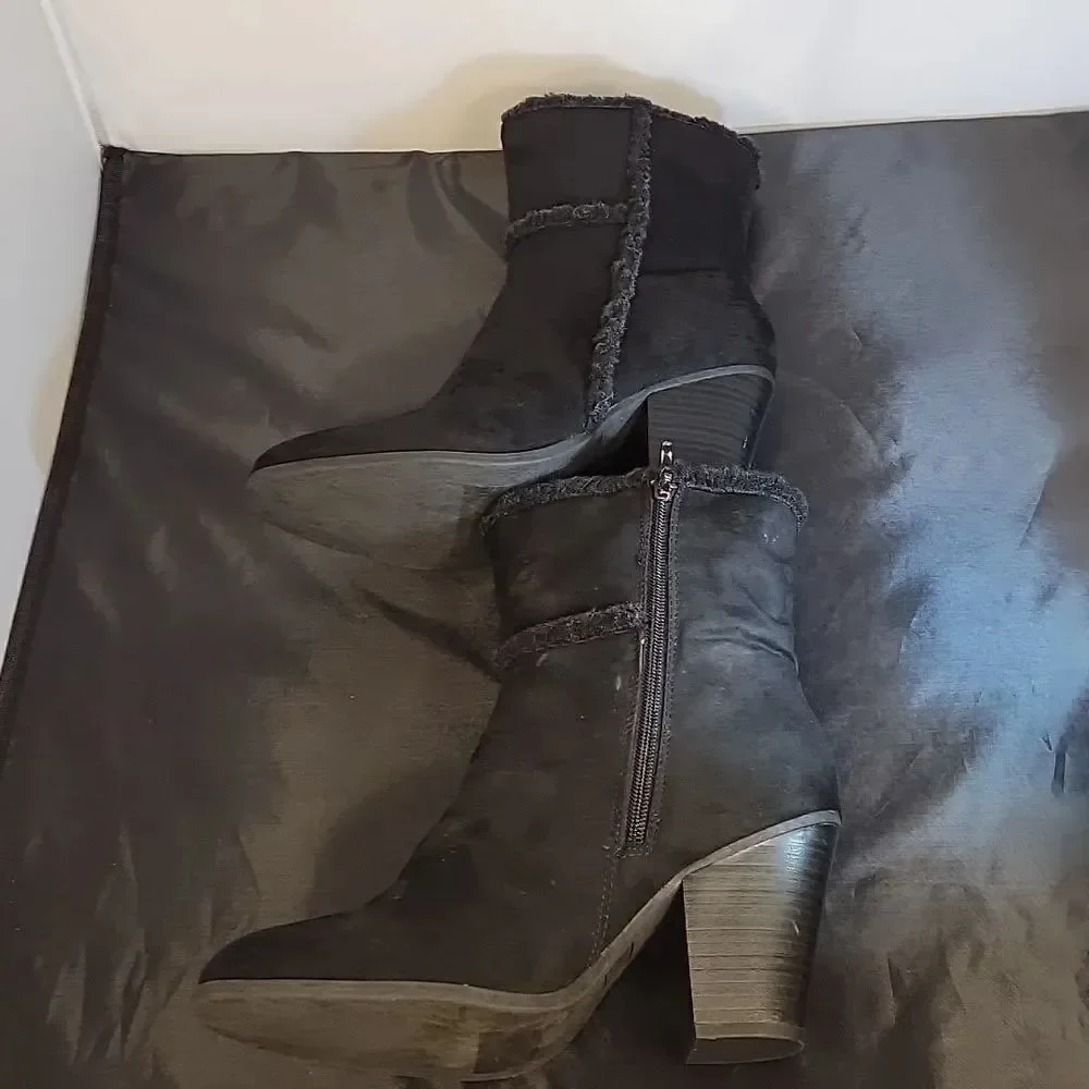 BRAND NEW SHOEDAZZLE NIKKIA ZIP CLOSURE SUEDE INSIDE FAUX FUR HIGH HEEL BOOT